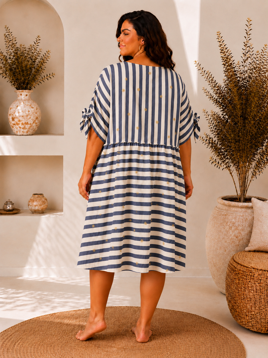 LISON - ROBE BRODEE MARINE A RAYURE EN GAZE DE COTON JUSQU'A LA TAILLE 54
