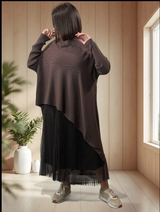 ALICE- PULL MARRON ASYMETRIQUE JUSQU'A LA TAILLE 50/52