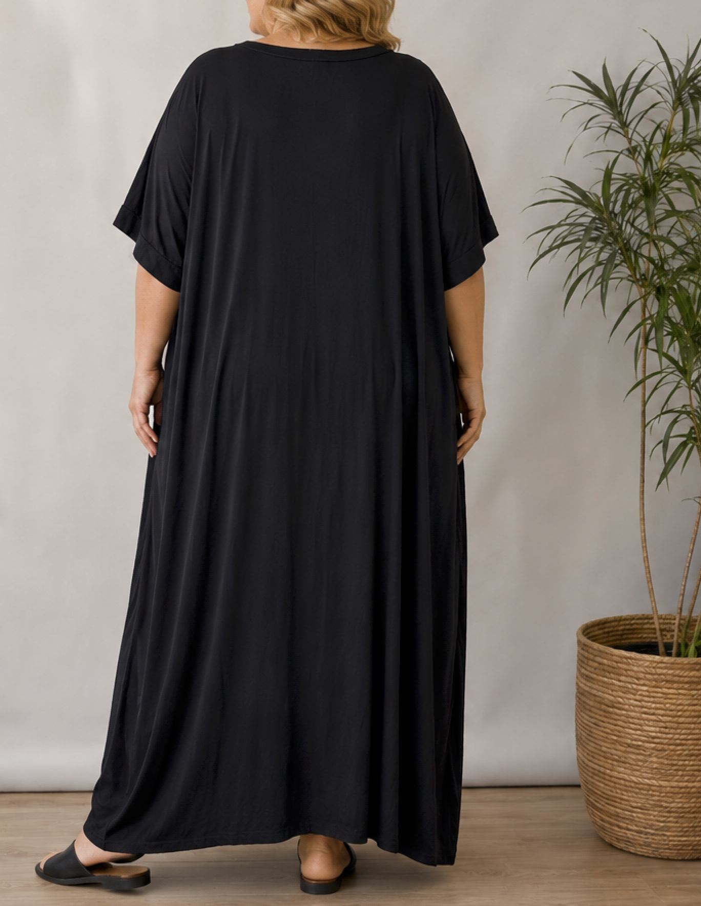 DEVA - ROBE OVERSIZE FLUIDE NOIRE JUSQU'A LA TAILLE 58
