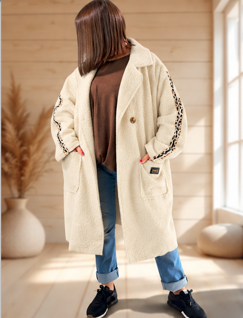 CLARICE - MANTEAU BLANC CASSE A BOUCLETTE JUSQU'A LA TAILLE 48/50 A 56