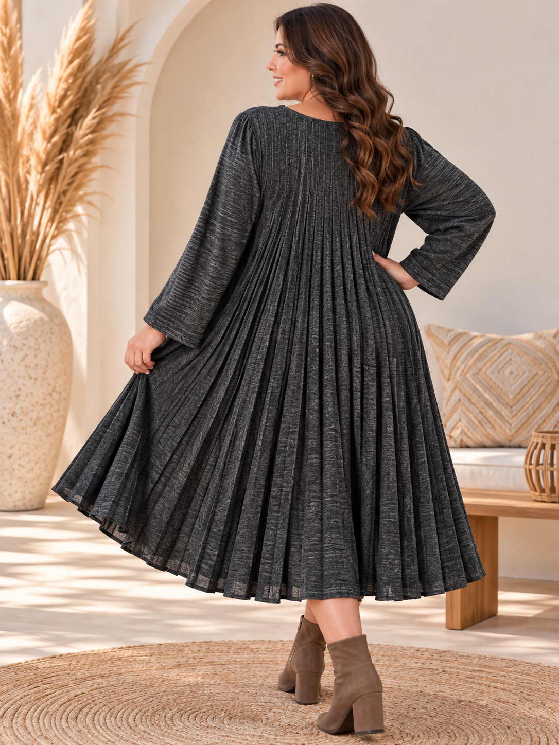 CANDICE - ROBE NOIRE PLISSEE JUSQU'A LA TAILLE 54