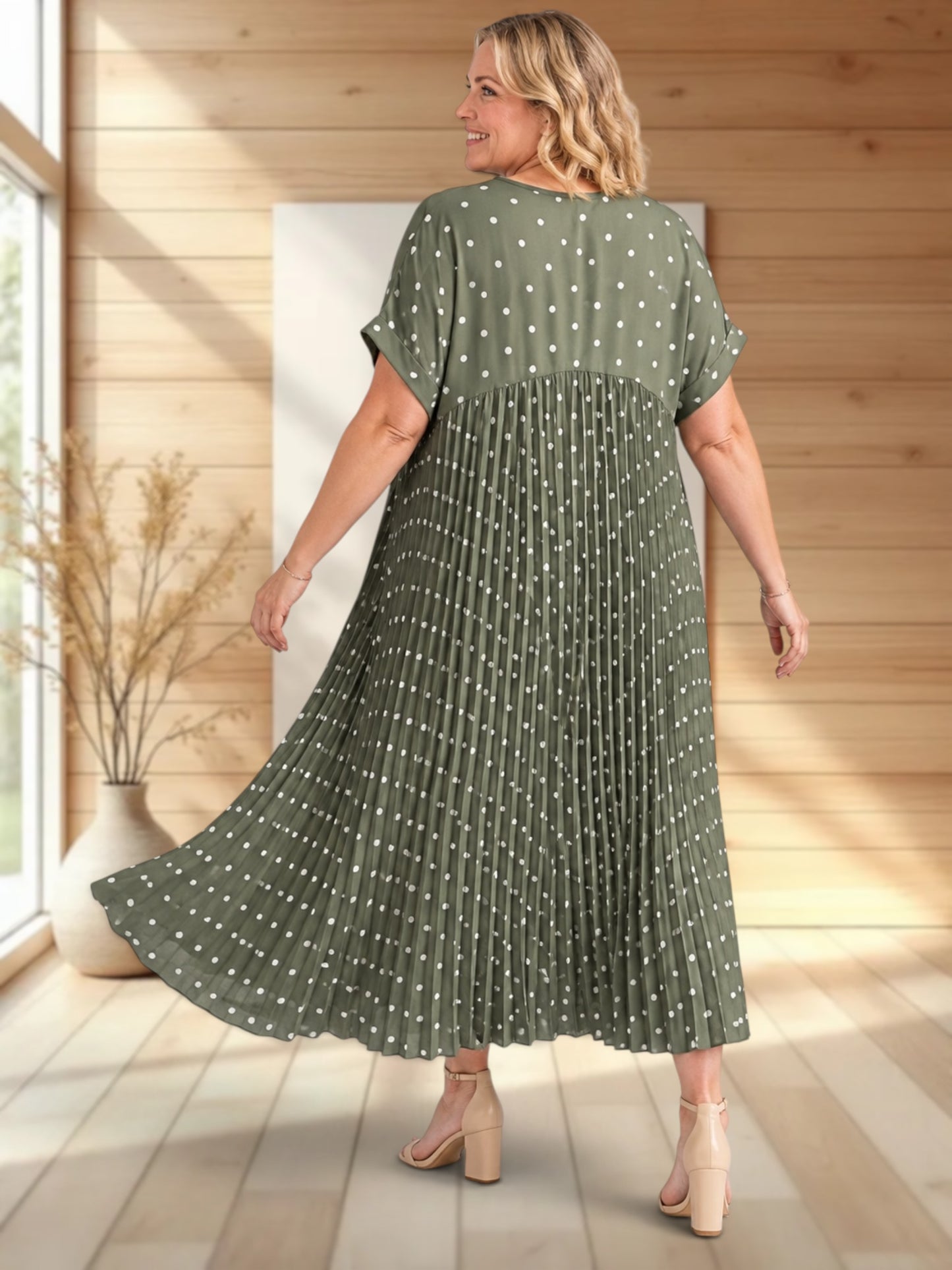 MELODIE - ROBE KAKI A POIS PLISSEE JUSQU'A LA TAILLE 56