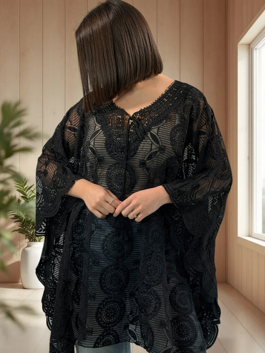 PRISCA - TUNIQUE OVERSIZE NOIRE EN DENTELLE JUSQU'A LA TAILLE 60