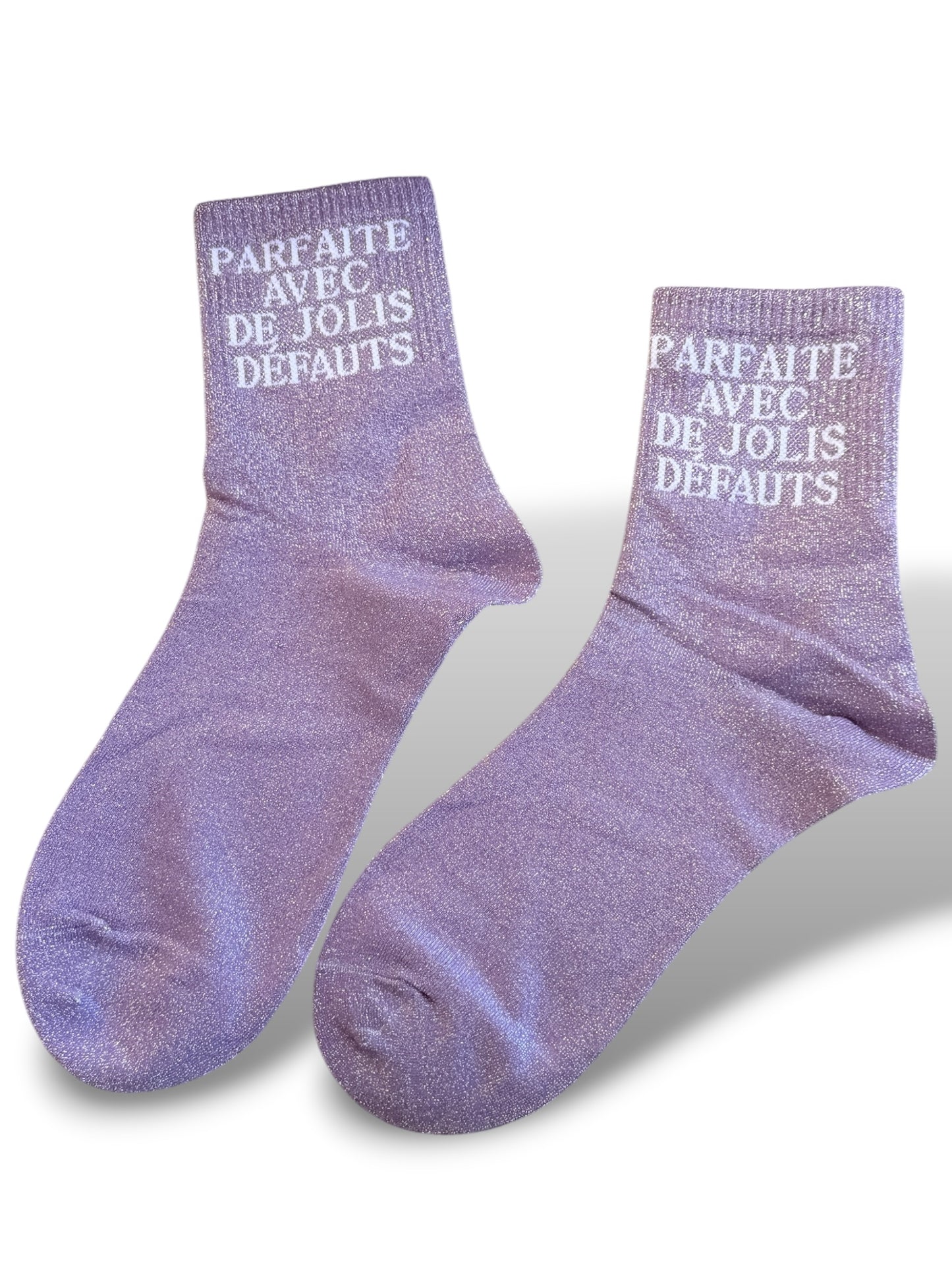 CHAUSSETTES SCINTILLANTES PARFAITE AVEC DE JOLIS DEFAUTS LILAS