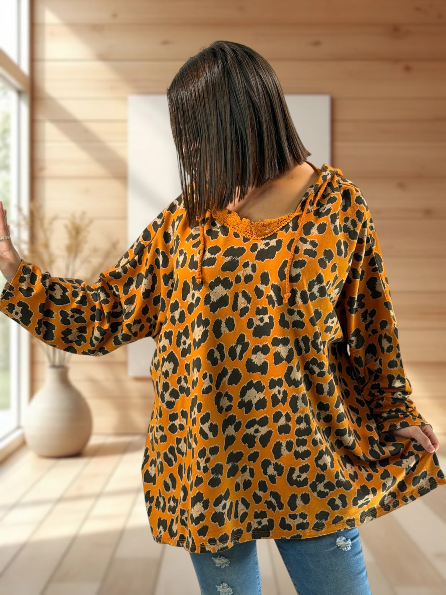 SAUVAGE - SWEAT LEOPARD SAFRAN JUSQU'A LA TAILLE 56