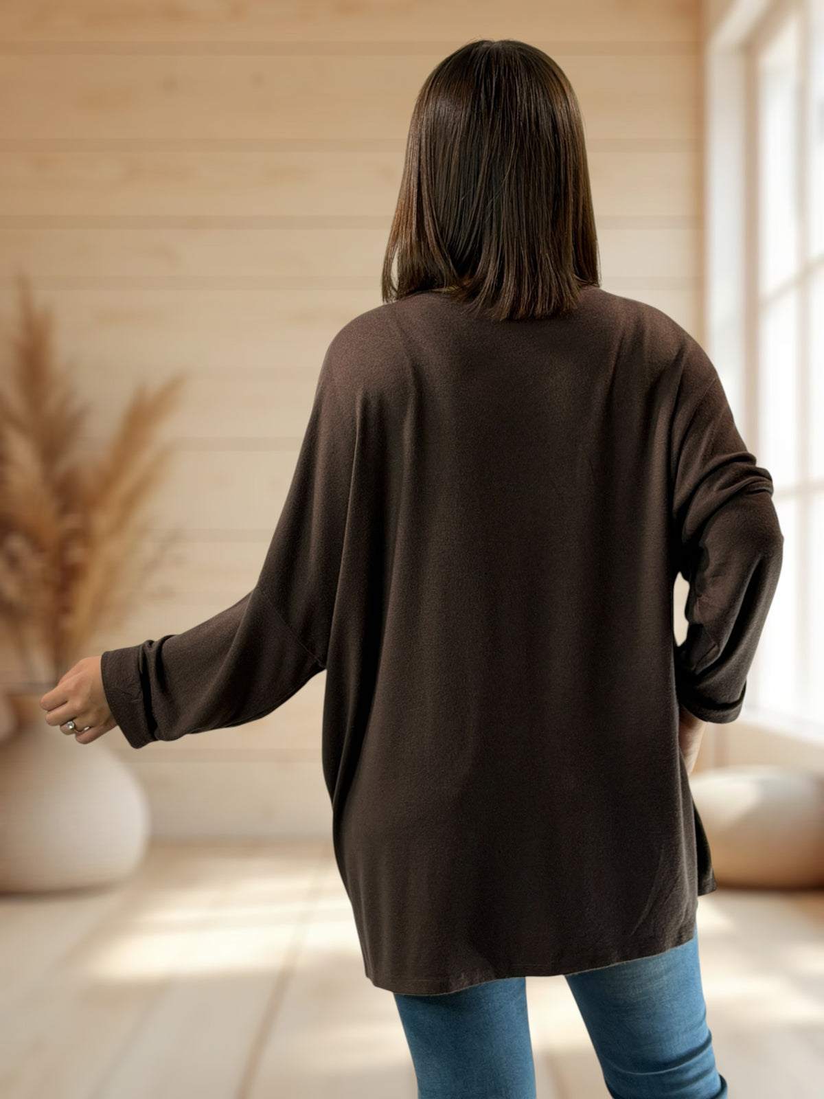OUI MAIS NON - PULL MARRON EN MAILLE FLUIDE JUSQU'A LA TAILLE 56