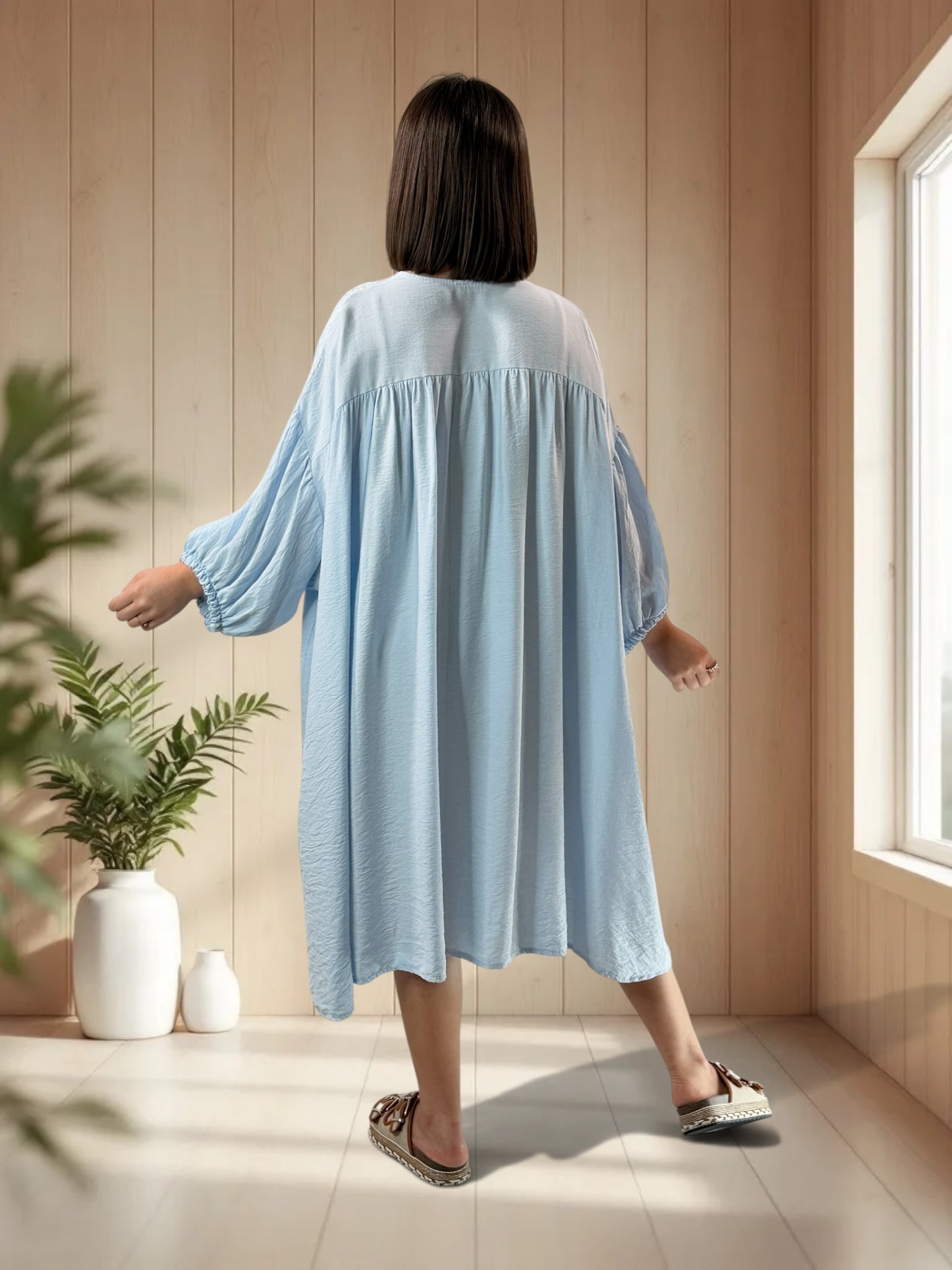 NATHY - ROBE BLEUE BRODEE JUSQU'A LA TAILLE 56