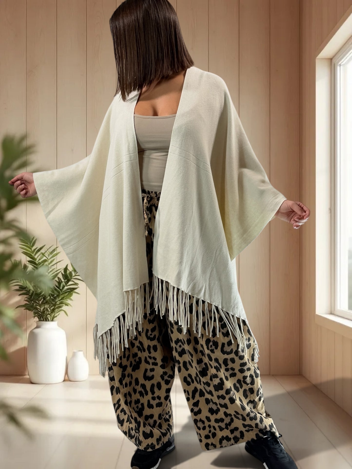 DONNA - CAPE PONCHO BLANC CASSE