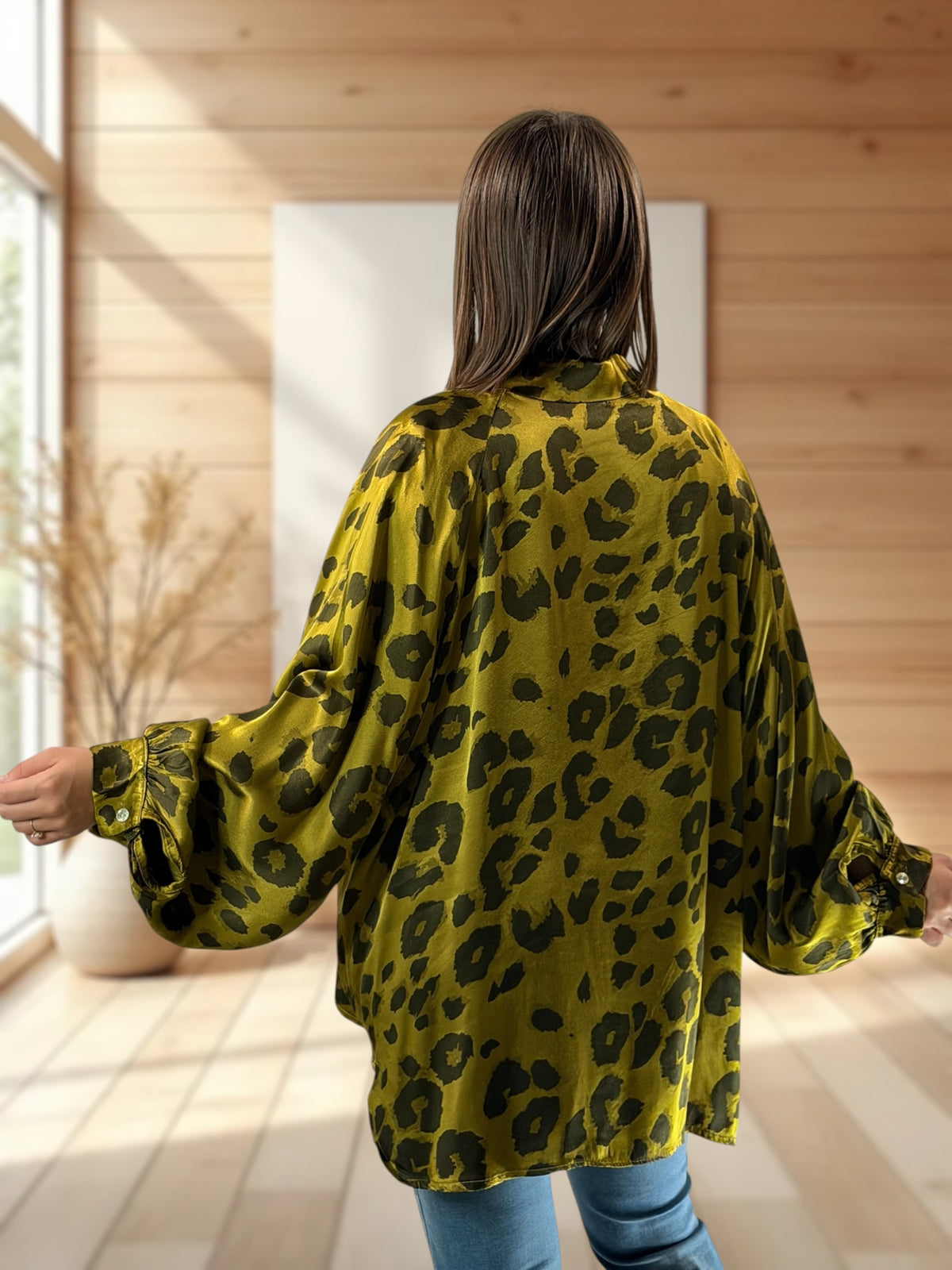 ANGELICA - BLOUSE LEOPARD VERT ANIS JUSQU'A LA TAILLE 52/54