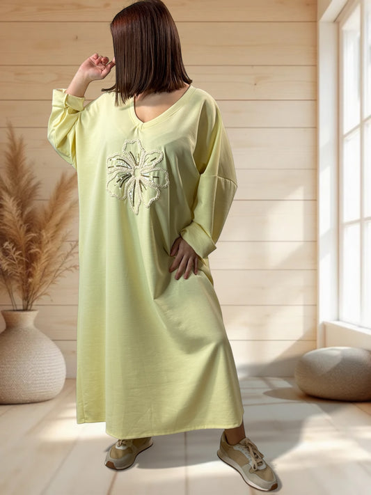 CLOE - ROBE OVERSIZE EN SWEAT JAUNE FLEUR BRODEE JUSQU'A LA TAILLE 54/56