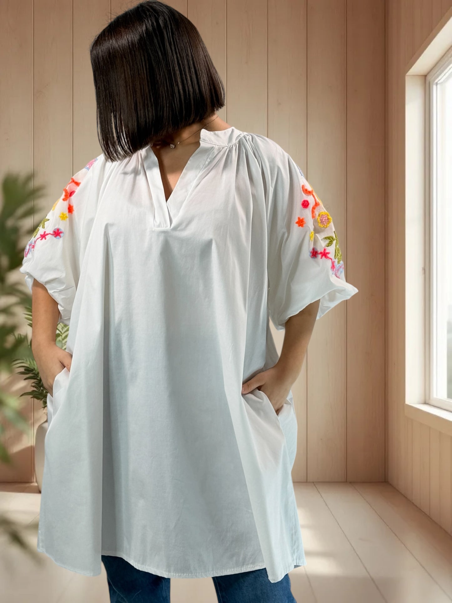 MADO - TUNIQUE BLANCHE OVERSIZE MANCHES BRODEES JUSQU'A LA TAILLE 56