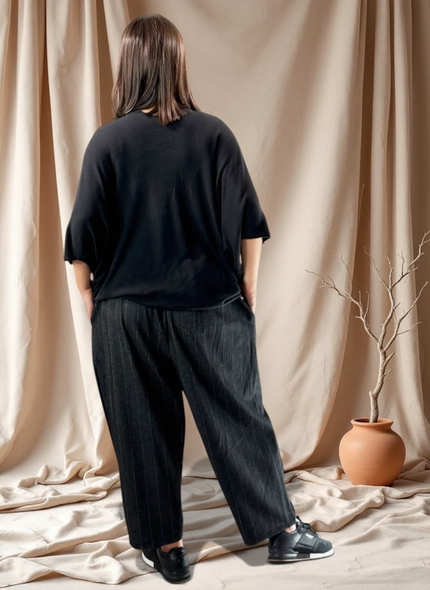MATTEO - PANTALON NOIR A RAYURE JUSQU'A LA TAILLE 50