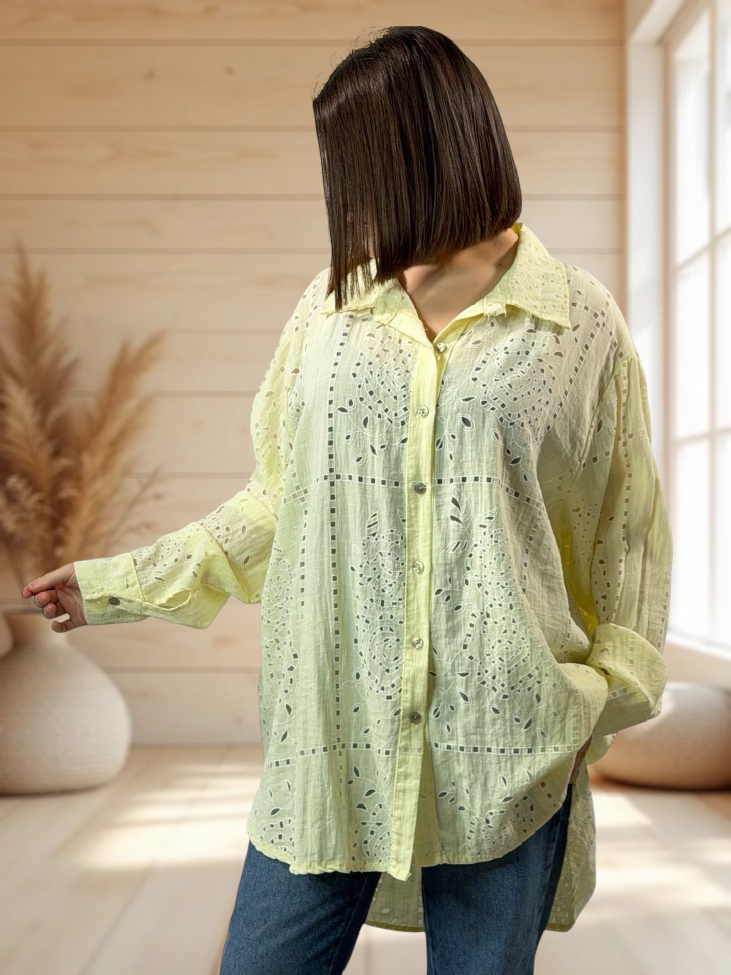 MARBELLA - CHEMISE OVERSIZE EN BRODERIE ANGLAISE JAUNE JUSQU'A LA TAILLE 52