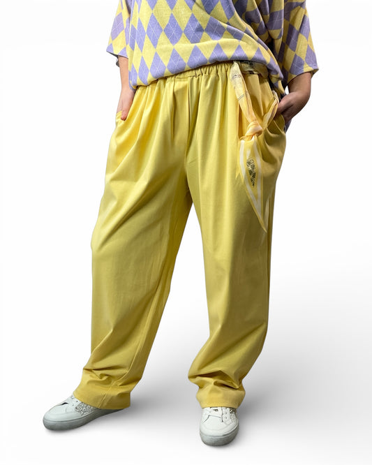 COCO - PANTALON FLUIDE JAUNE AVEC FOULARD TAILLE 46 A 52