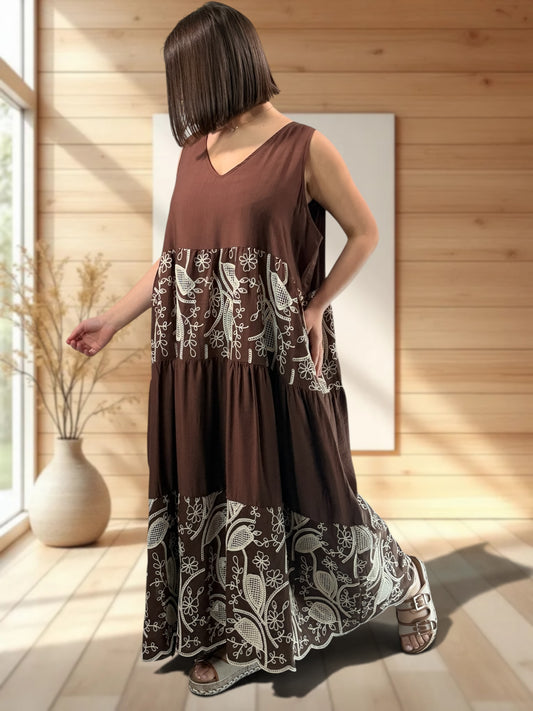 HITOMI - ROBE MARRON BRODEE JUSQU'A LA TAILLE 48/50
