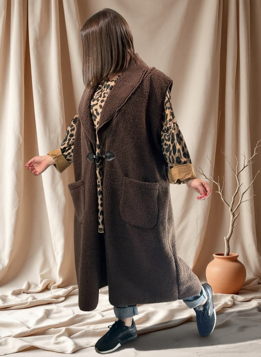MAXOU - LONG GILET MARRON EN BOUCLETTE JUSQU'A LA TAILLE 52/54