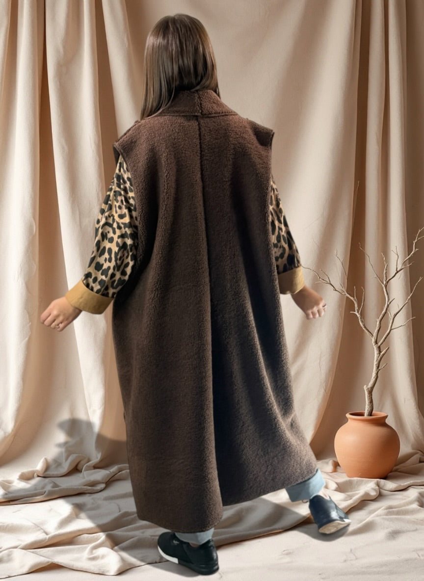 MAXOU - LONG GILET MARRON EN BOUCLETTE JUSQU'A LA TAILLE 52/54
