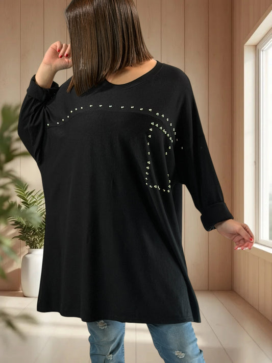 RUBY - PULL NOIR EN MAILLE FLUIDE AVEC CLOUS JUSQU'A LA TAILLE 56