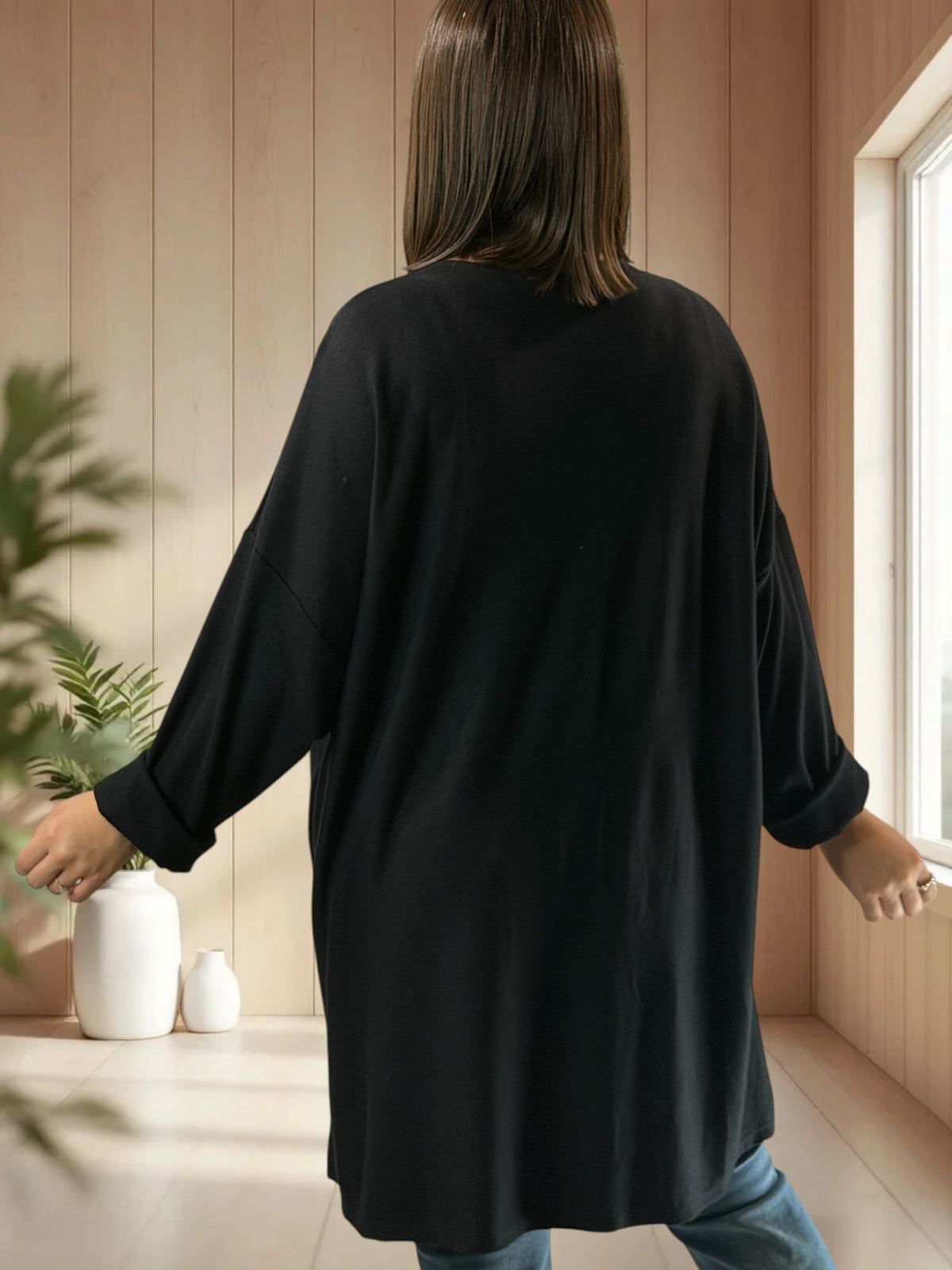 RUBY - PULL NOIR EN MAILLE FLUIDE AVEC CLOUS JUSQU'A LA TAILLE 56