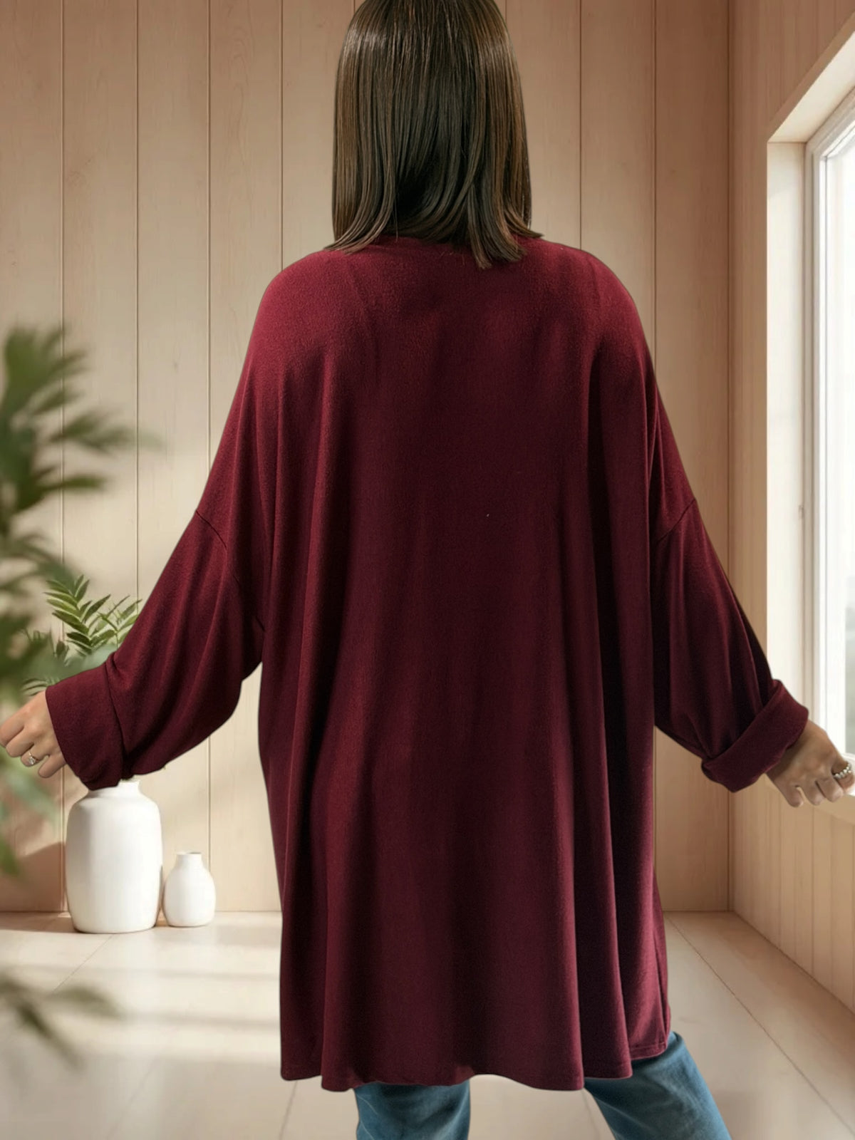 RUBY - PULL BORDEAUX EN MAILLE FLUIDE AVEC CLOUS JUSQU'A LA TAILLE 56