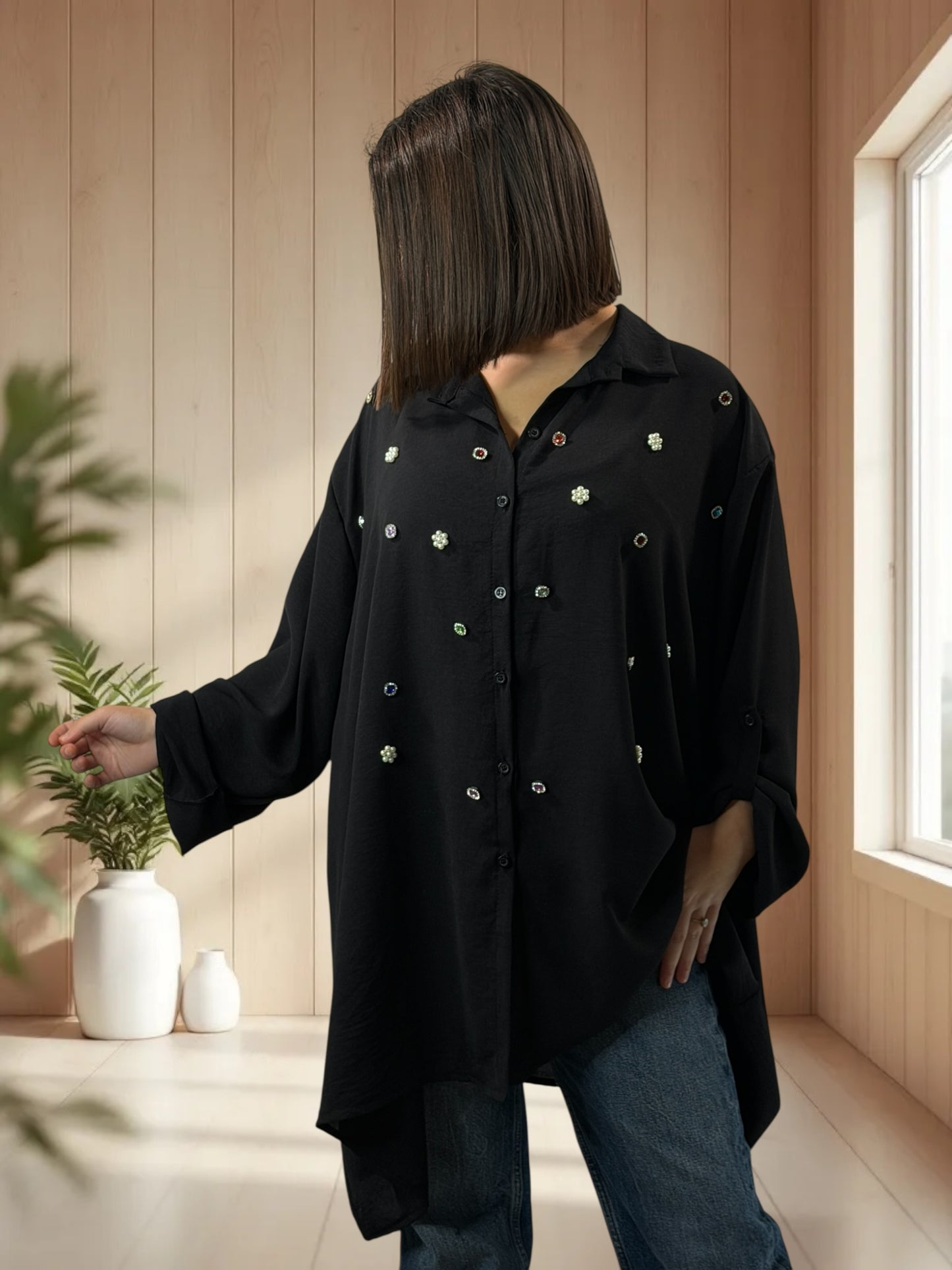 ABIGAIL - CHEMISE OVERSIZE NOIRE AVEC STRASS JUSQU'A LA TAILLE 58/60