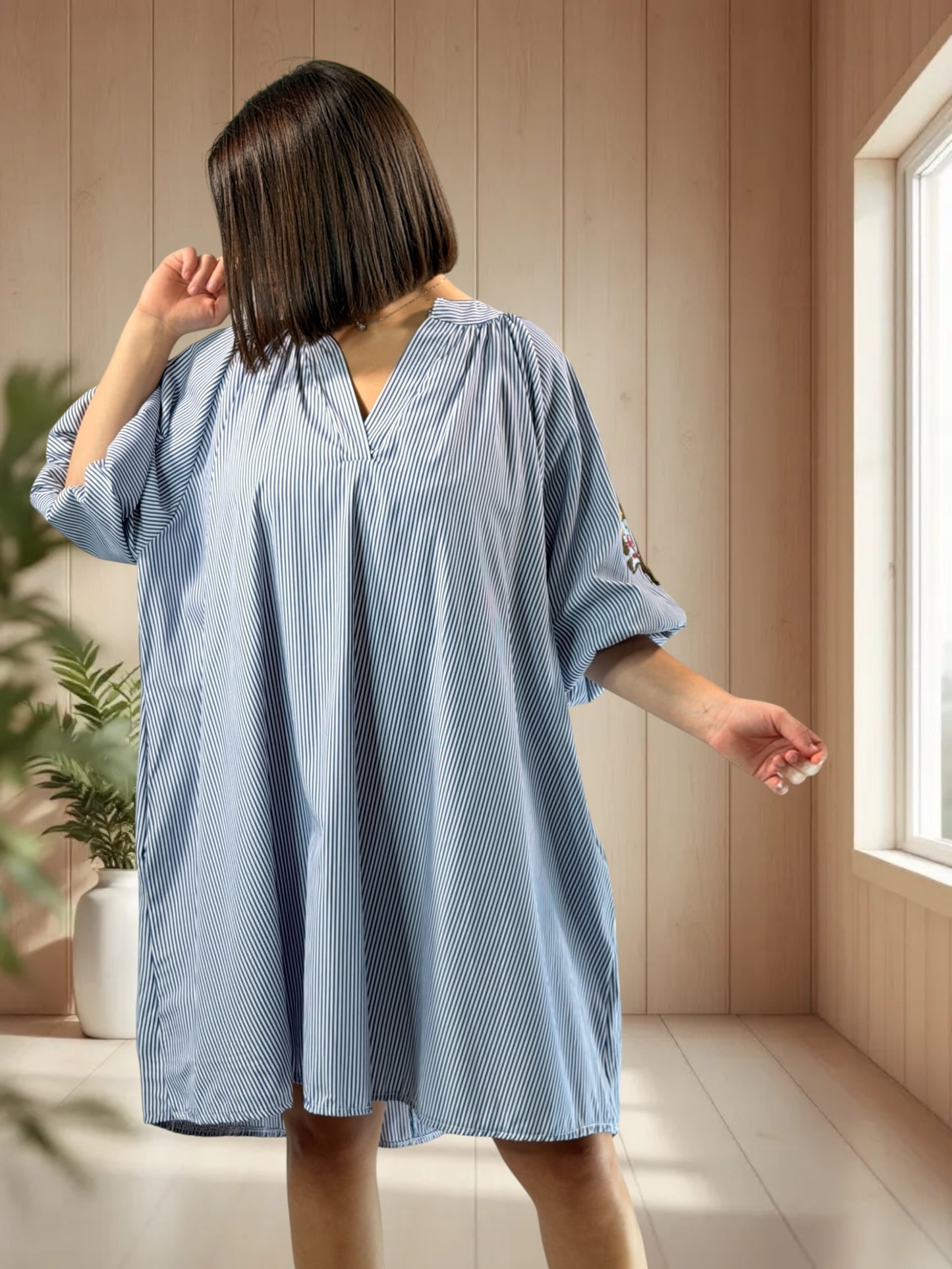 JOSY - ROBE OVERSIZE MANCHES BRODEES JUSQU'A LA TAILLE 56