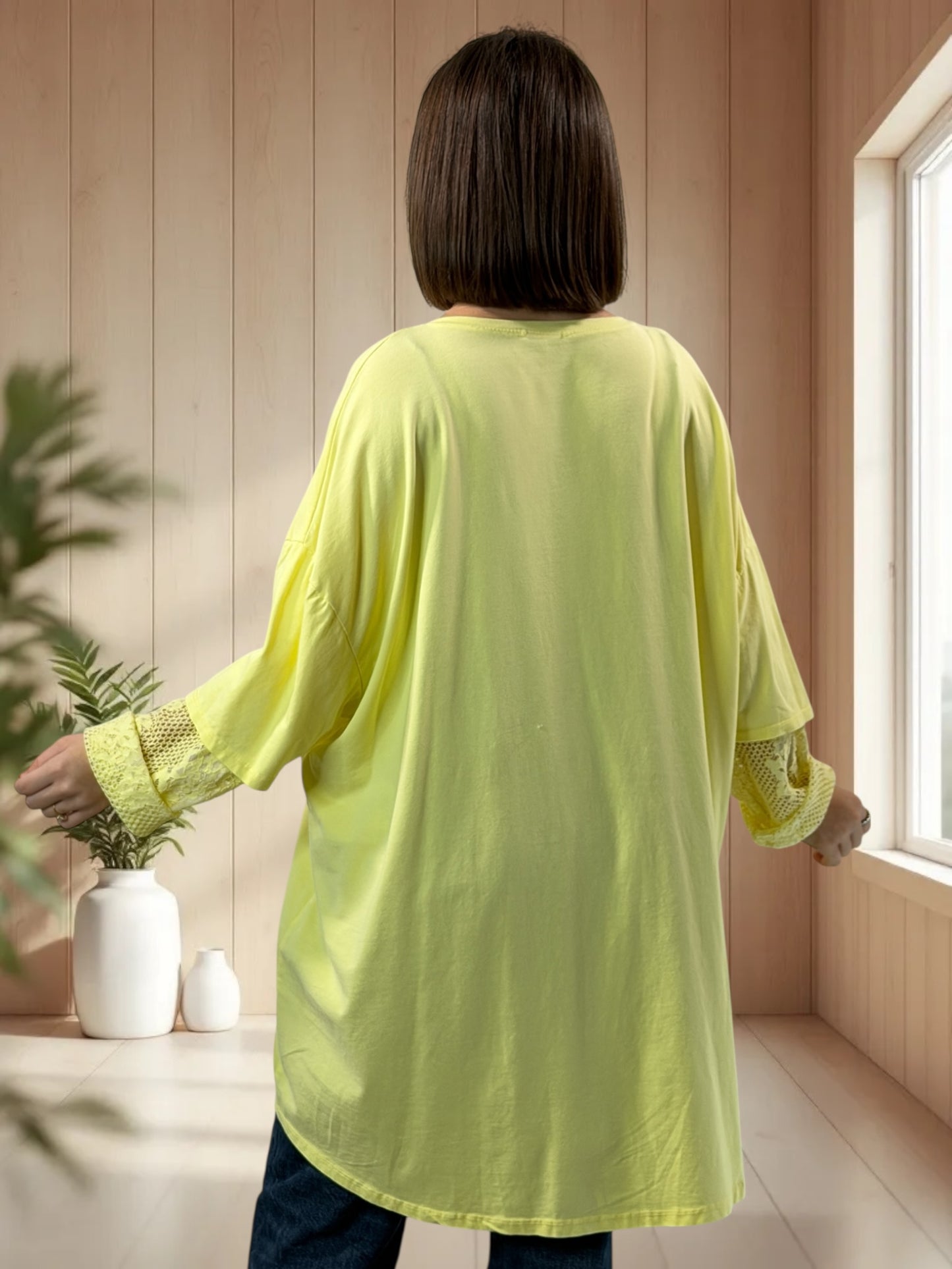 AMORE - TEE-SHIRT JAUNE MANCHES EN DENTELLE JUSQU'A LA TAILLE 54