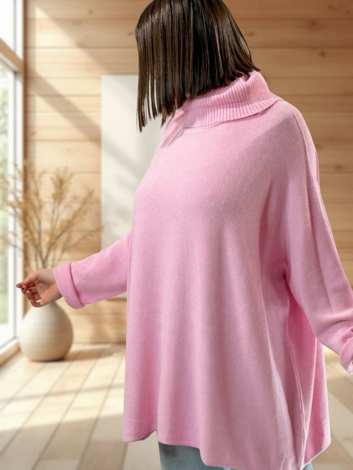 LUCIANO - PULL OVERSIZE COL ROULE ROSE JUSQU'A LA TAILLE 56/58