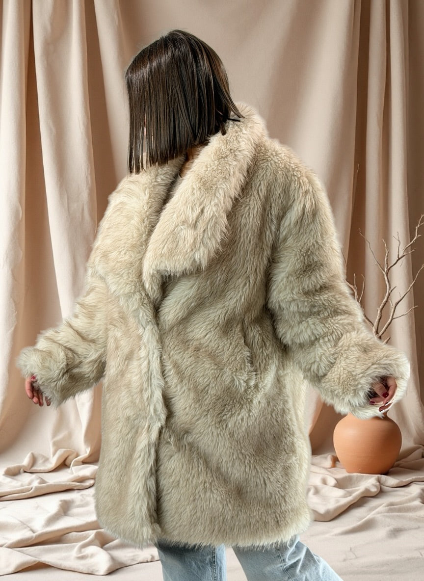 ASPEN - VESTE BEIGE OVERSIZE EN FAUSSE FOURRURE JUSQU'A LA TAILLE 48