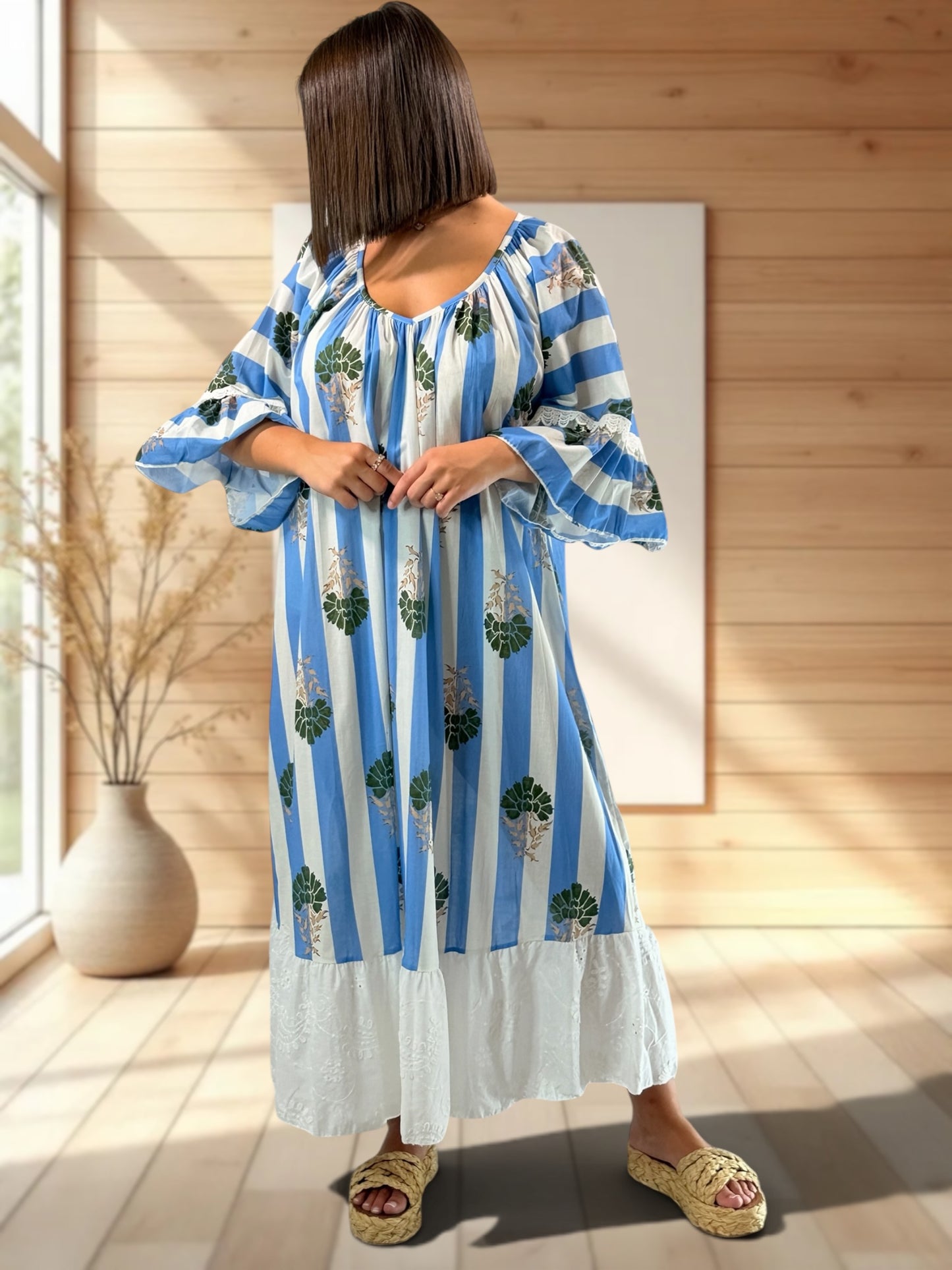 KELLY - ROBE LONGUE VOLANT EN BRODERIE ANGLAISE JUSQU'A LA TAILLE 54