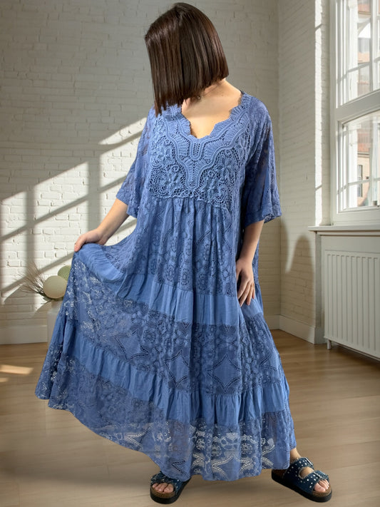 LINDA - ROBE LONGUE BLEUE EN DENTELLE JUSQU'A LA TAILLE 56
