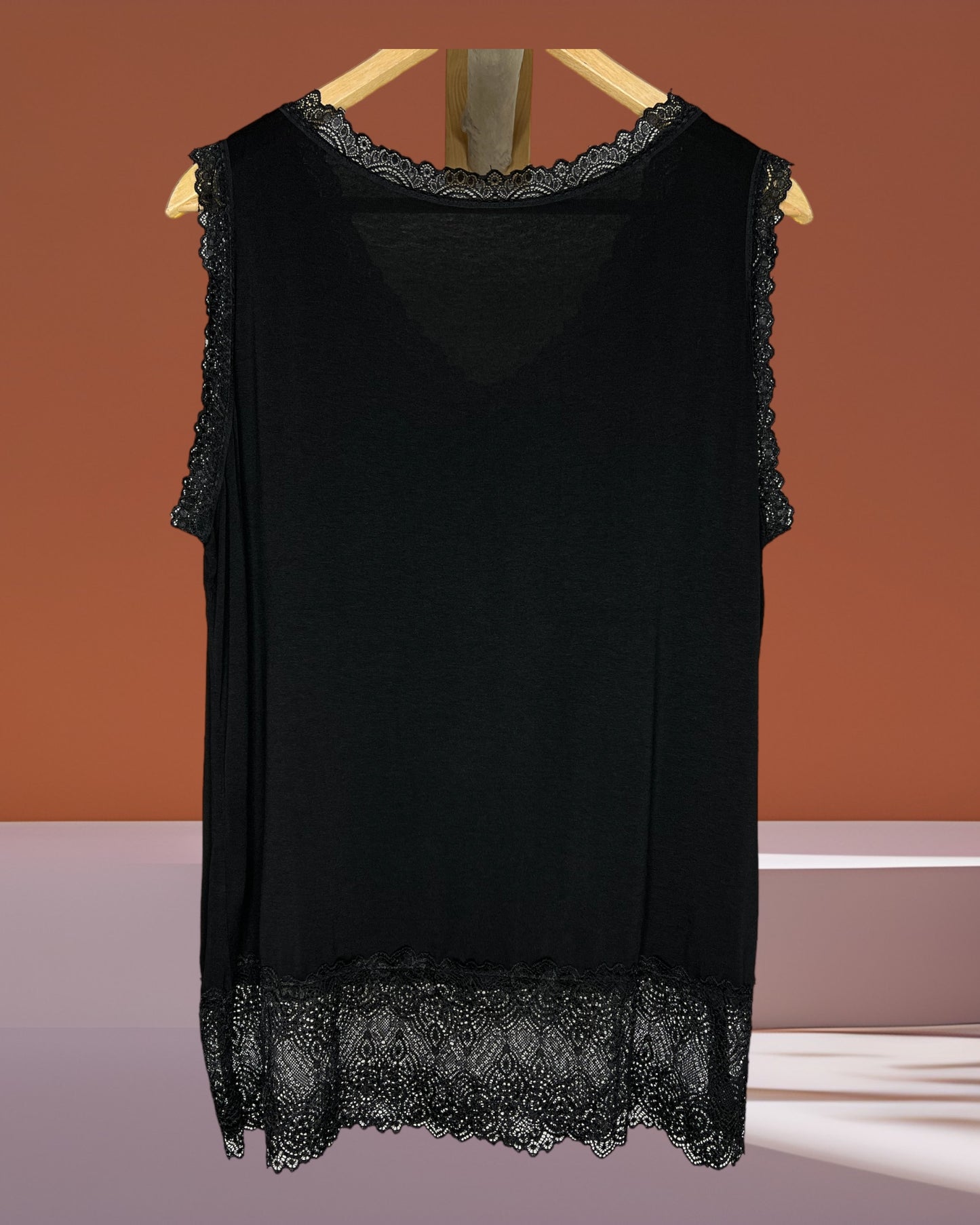 CHRISTA - TOP SOUS VÊTEMENT NOIR TAILLE 46 A 54