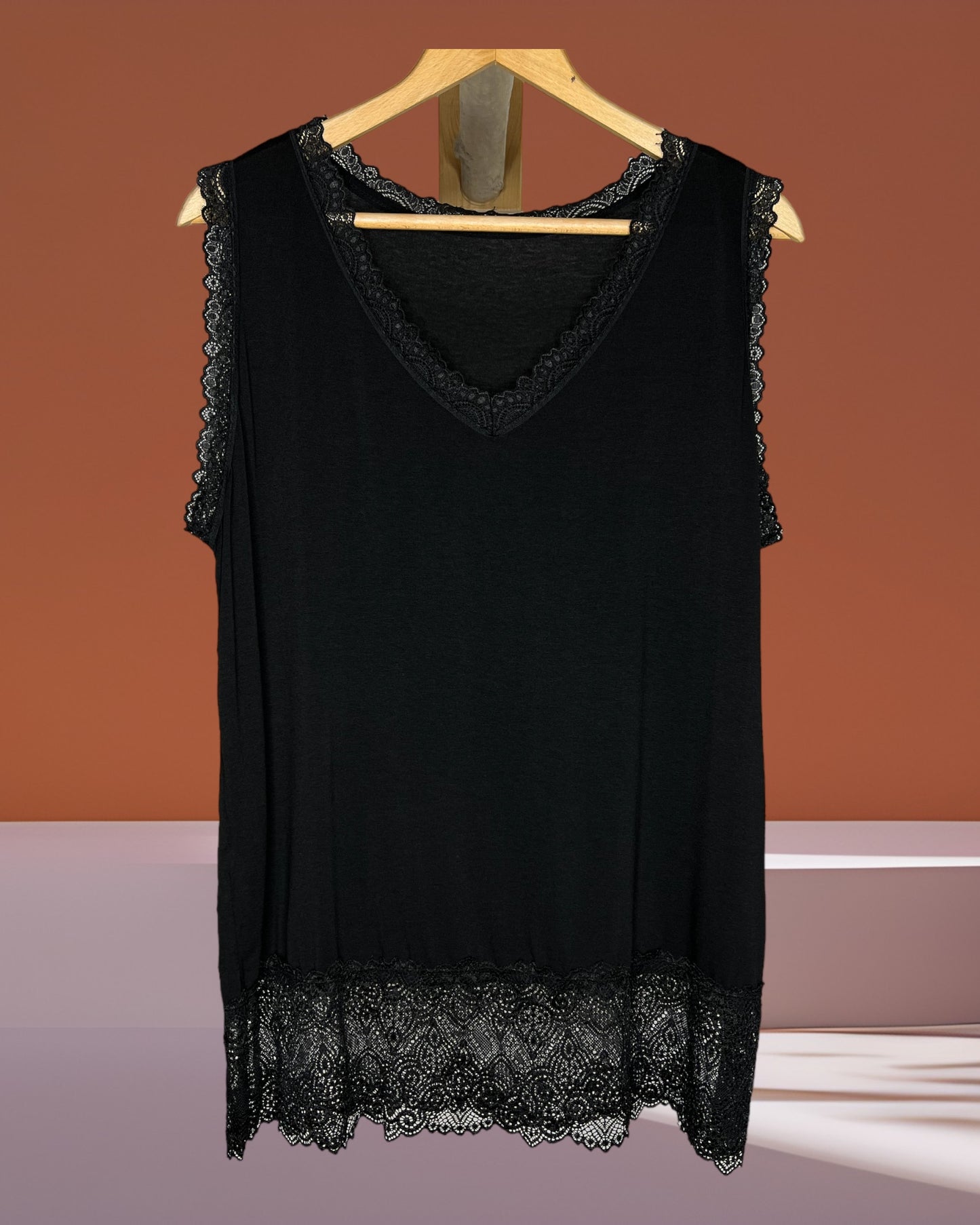 CHRISTA - TOP SOUS VÊTEMENT NOIR TAILLE 46 A 54