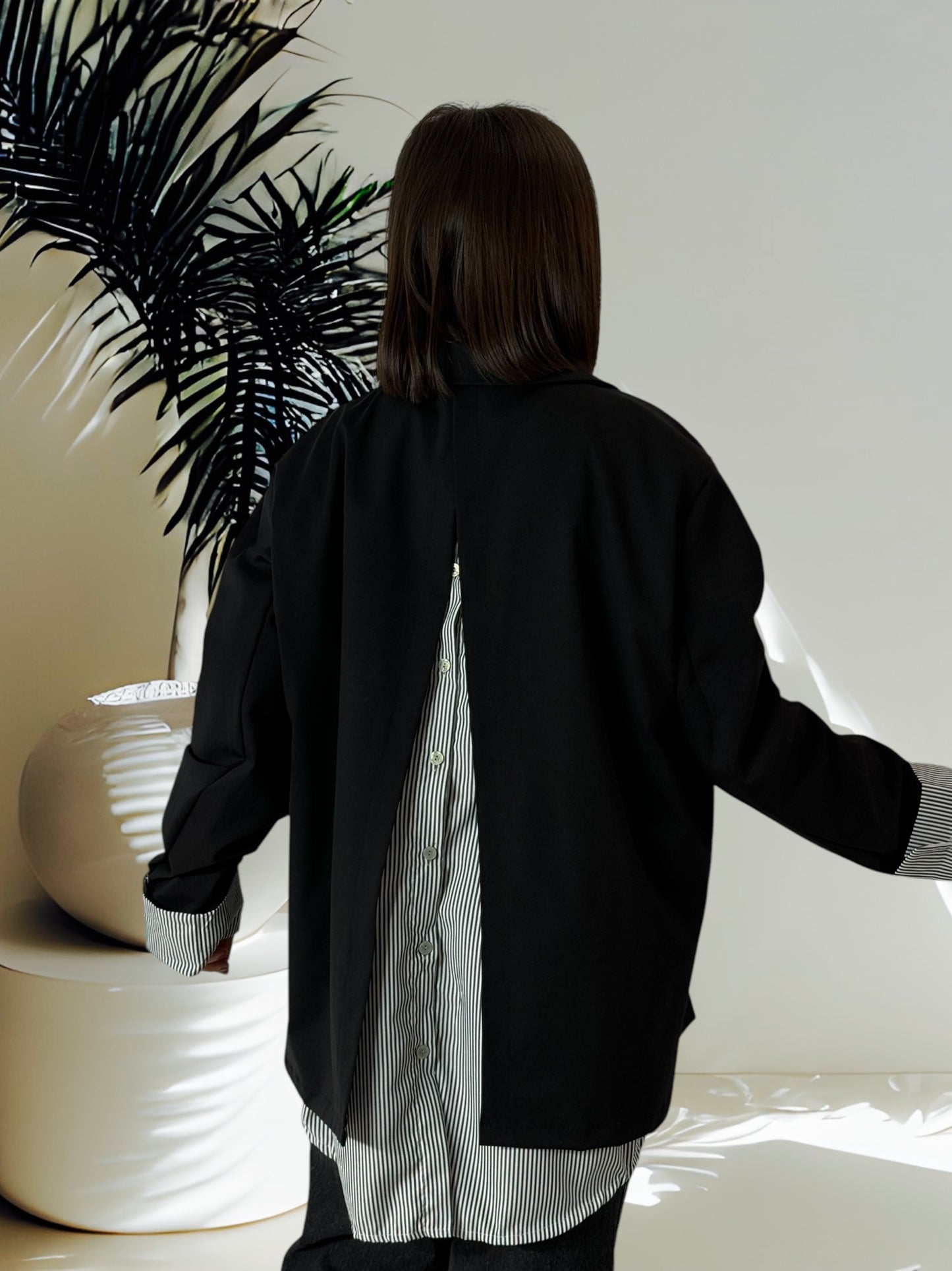 URBAN - BLAZER NOIR OUVERT DANS LE DOS JUSQU'A LA TAILLE 52