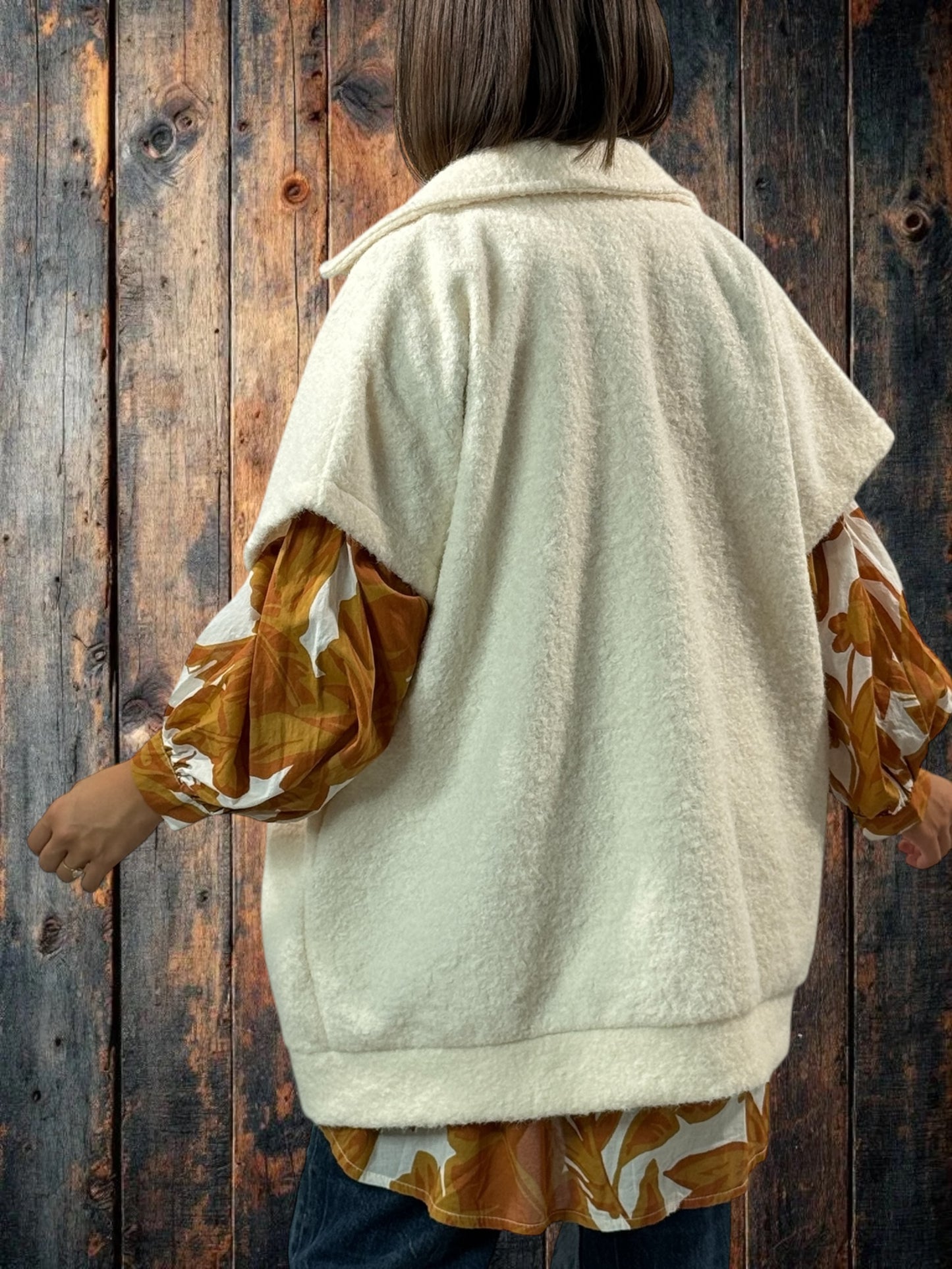 JACK - GILET BLANC CASSE SANS MANCHE AVEC COL JUSQU'A LA TAILLE 54