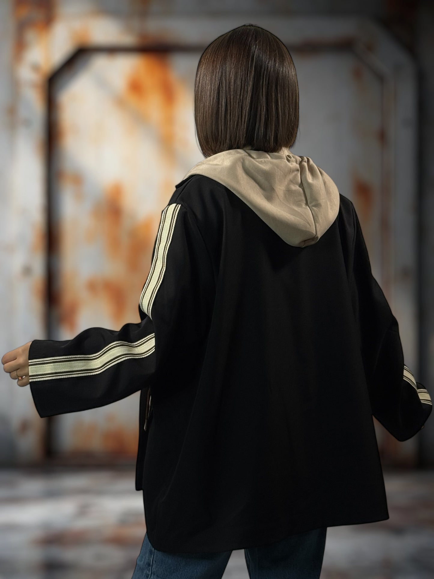 CAMERON - BLAZER NOIR AVEC CAPUCHE JUSQU'A LA TAILLE 52/54