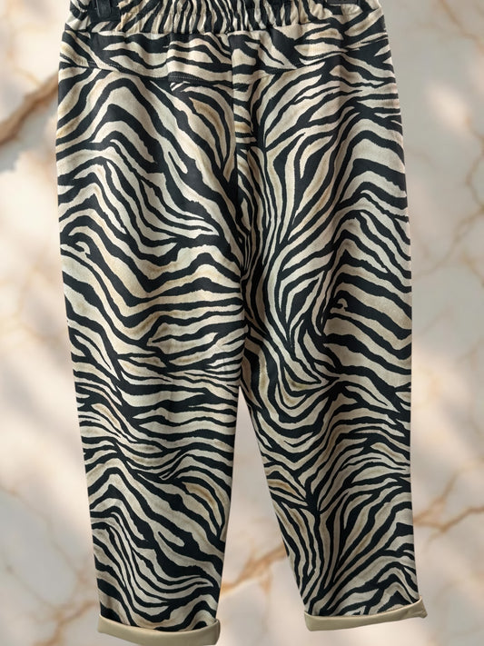 STAN - PANTALON NOIR A MOTIF EN SUEDINE JUSQU'A LA TAILLE 52