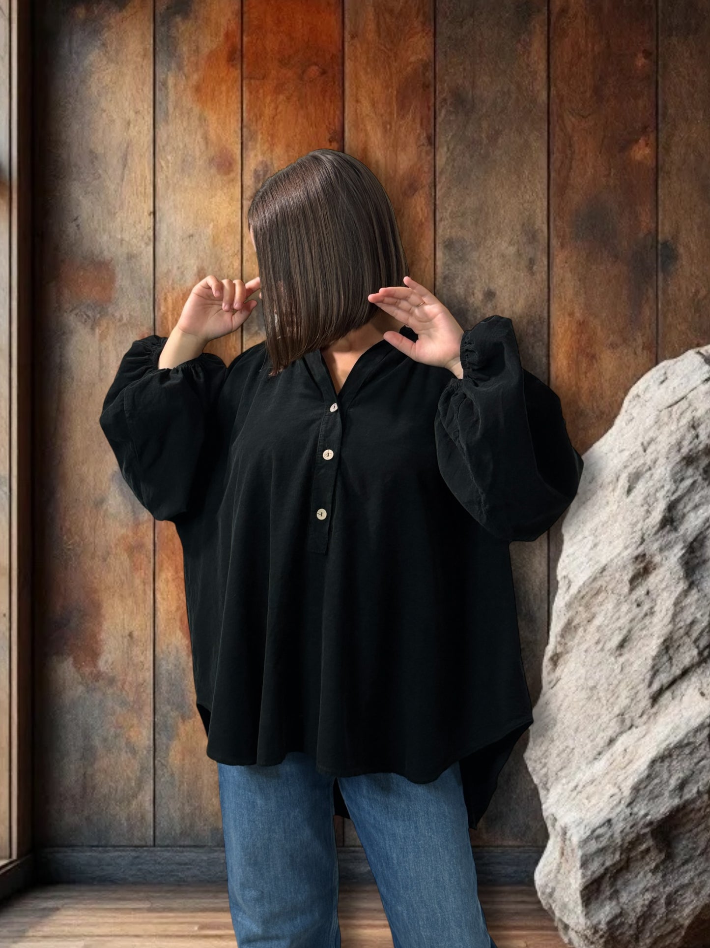 ALICIA - BLOUSE NOIRE EN VELOURS MILLERAIES OVERSIZE JUSQU'A LA TAILLE 56