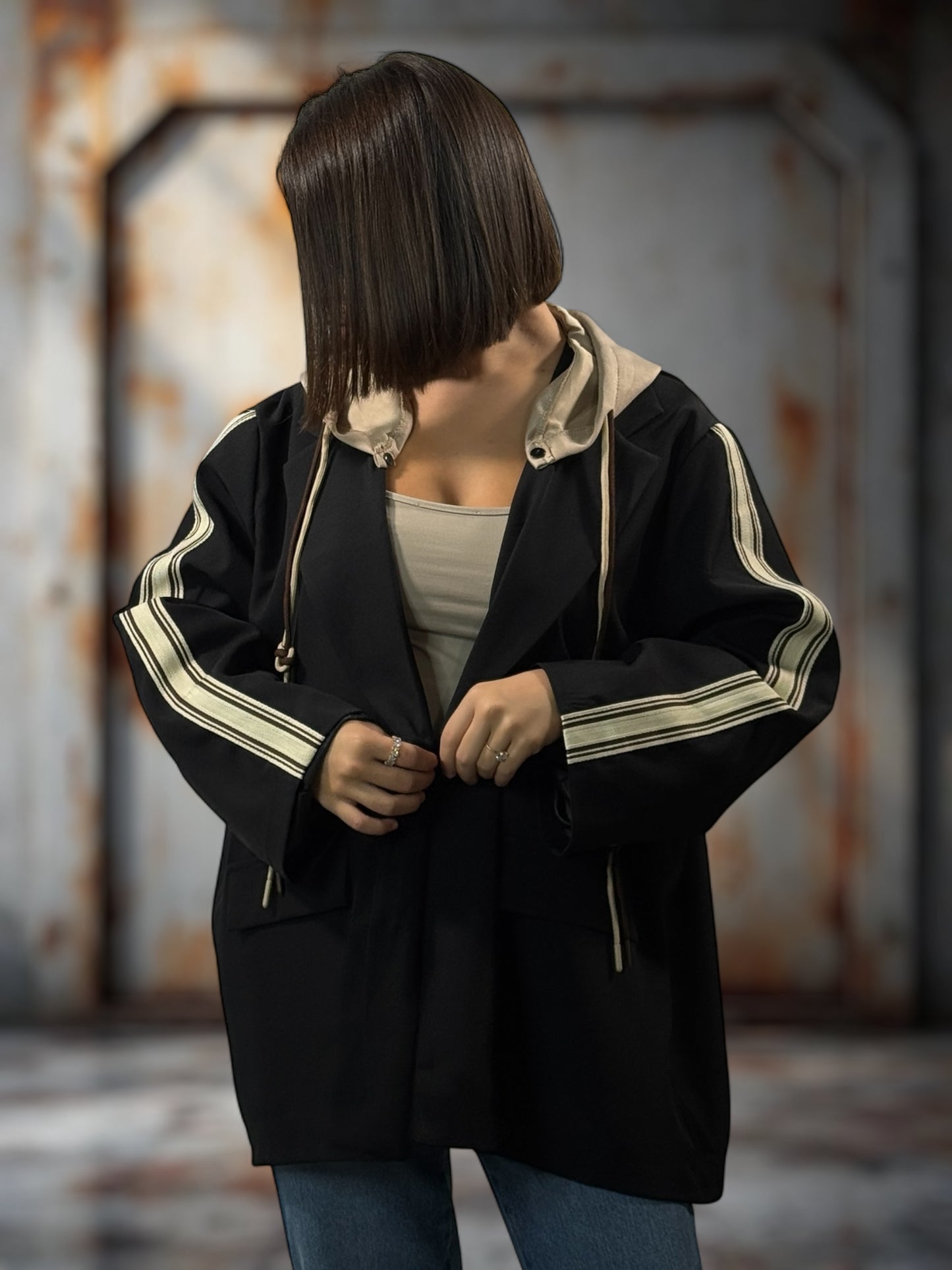 CAMERON - BLAZER NOIR AVEC CAPUCHE JUSQU'A LA TAILLE 52/54
