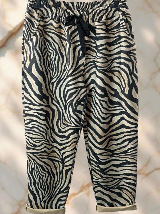 STAN - PANTALON NOIR A MOTIF EN SUEDINE JUSQU'A LA TAILLE 52