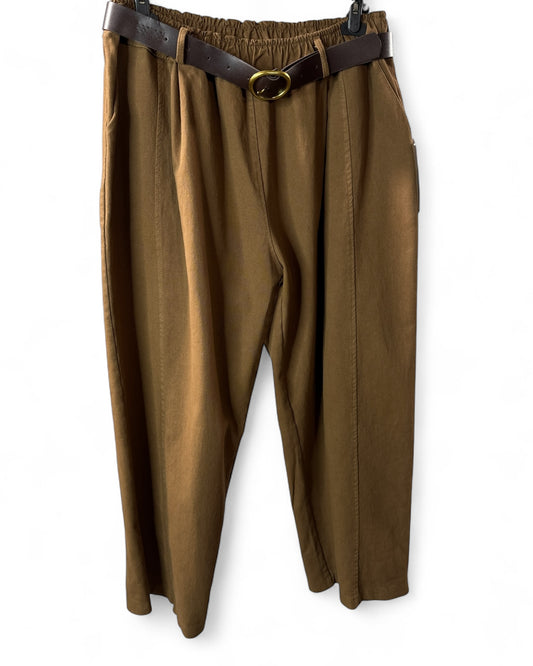 DIMITRI - PANTALON CAMEL AVEC CEINTURE JUSQU'A LA TAILLE 54
