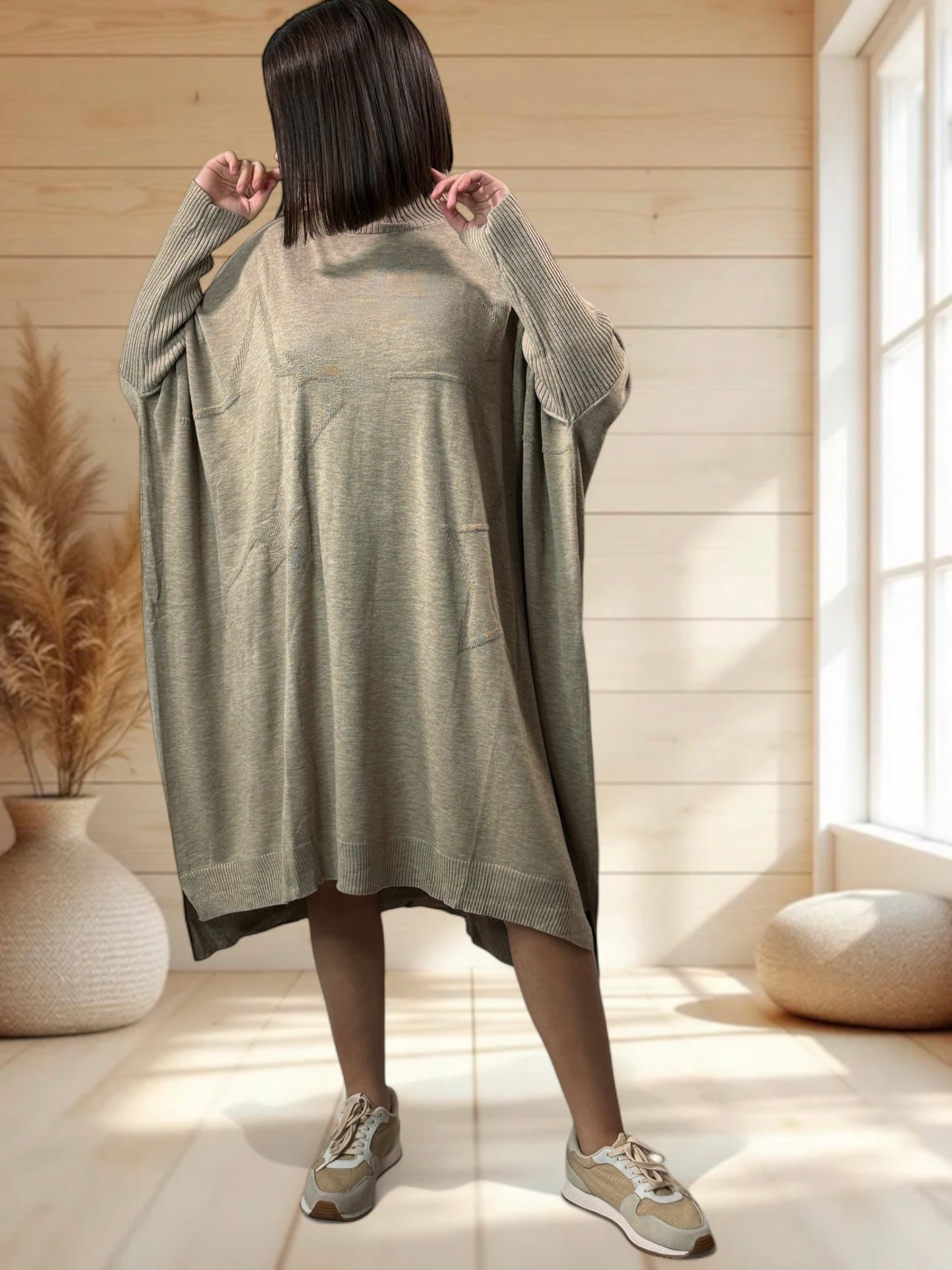 MARISOL - ROBE BEIGE OVERSIZE EN MAILLE JUSQU'A LA TAILLE 56