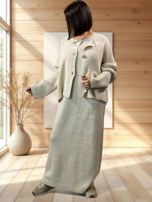 GABRIELA - ENSEMBLE BEIGE EN MAILLE ROBE ET GILET JUSQU'A LA TAILLE 48