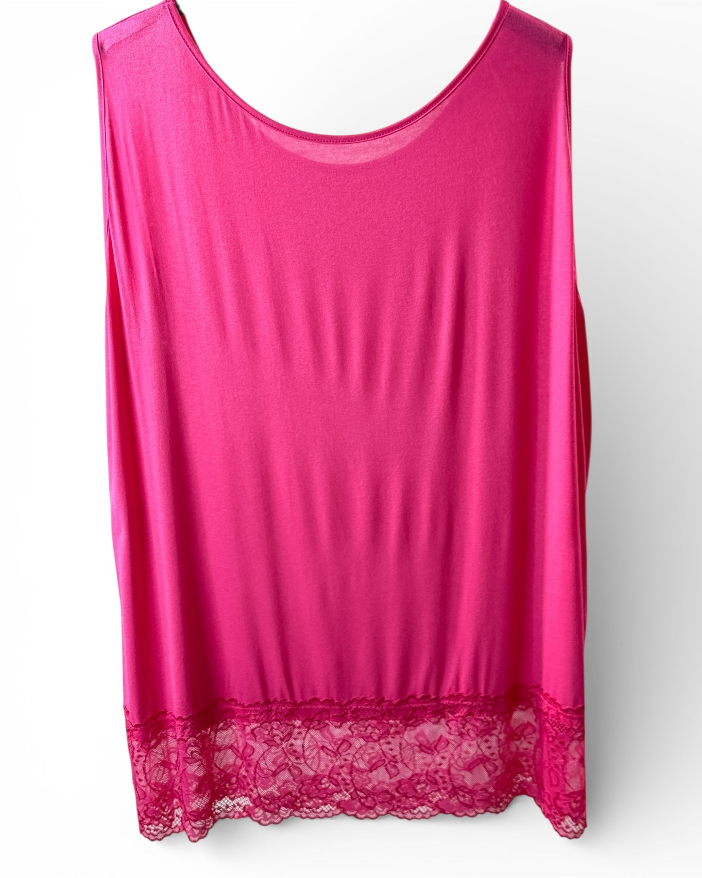 SANDY - TOP FUCHSIA BORDÉ DE DENTELLE TAILLE 50 A 58