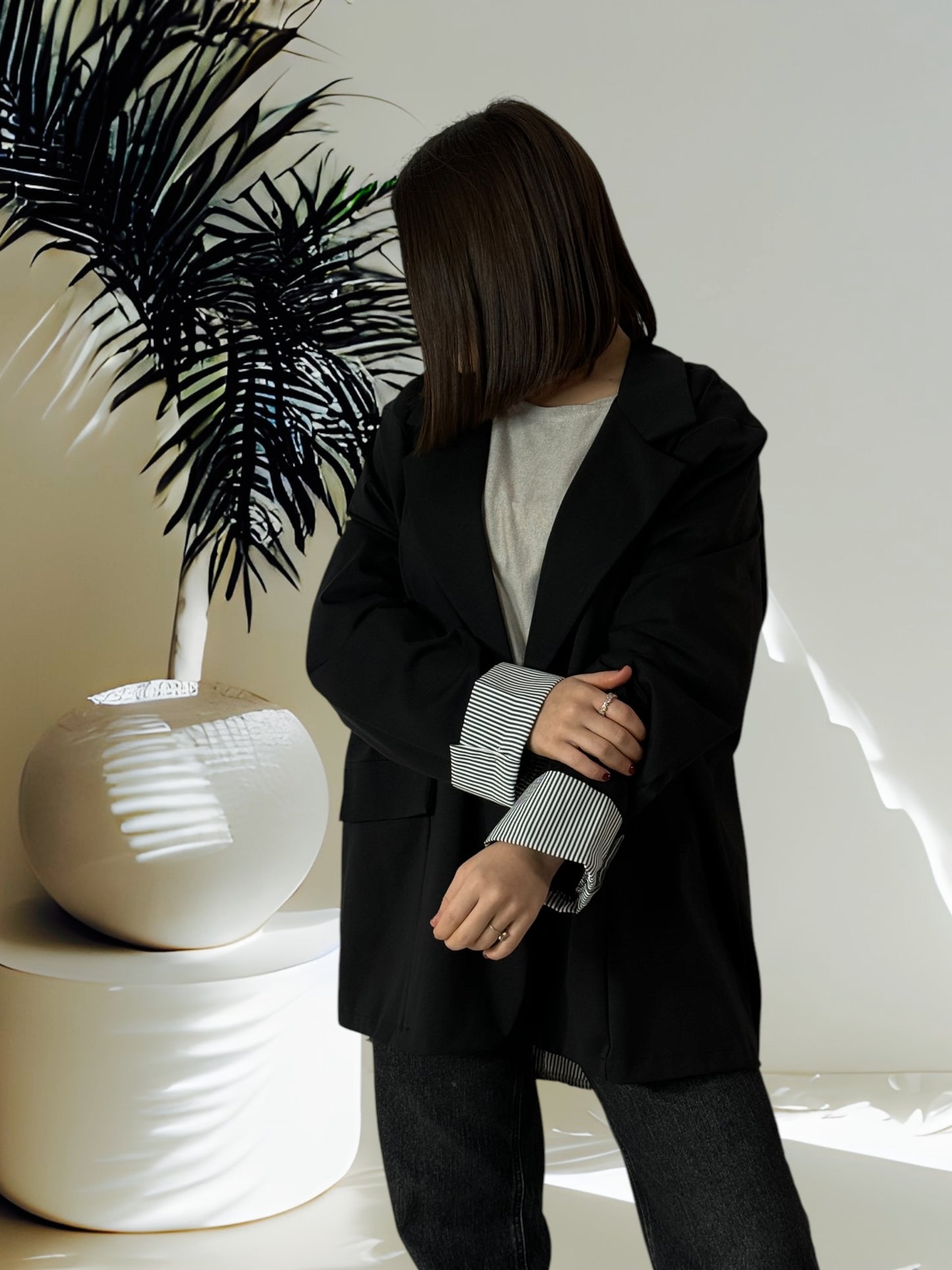 URBAN - BLAZER NOIR OUVERT DANS LE DOS JUSQU'A LA TAILLE 52