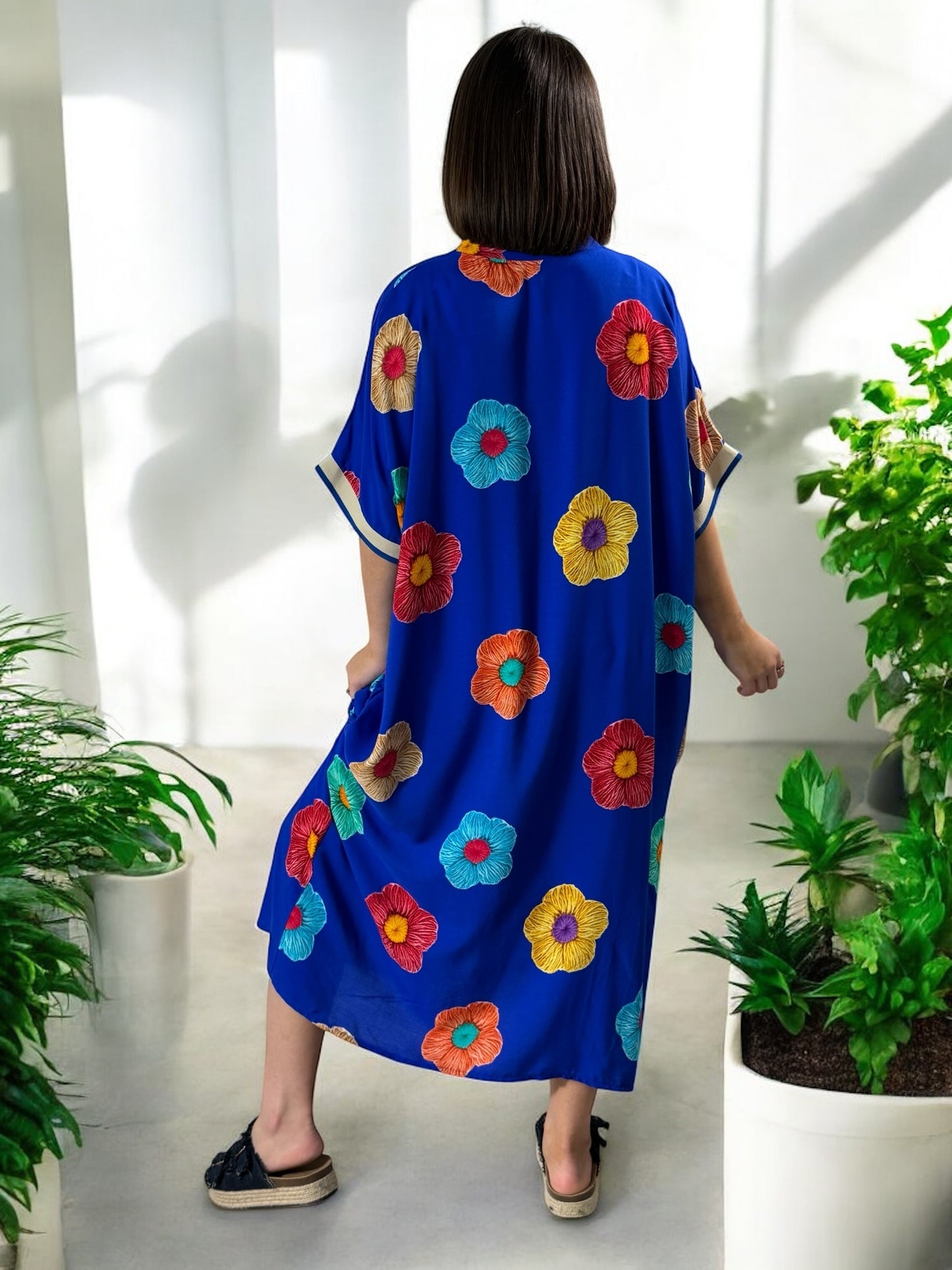 LALY - ROBE OVERSIZE BLEUE MOTIF FLEUR JUSQU'A LA TAILLE 54
