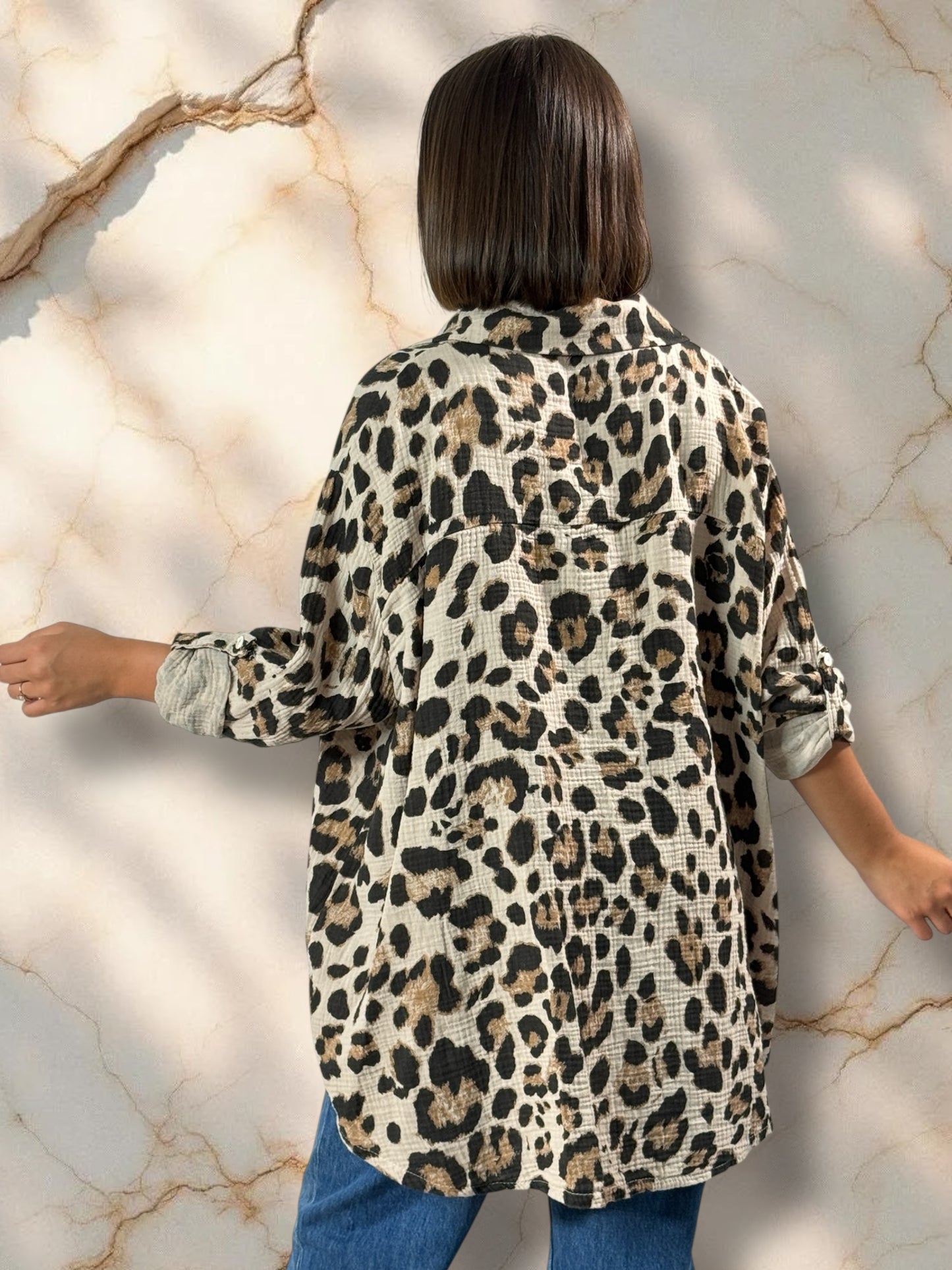 CHRISTINA - CHEMISE OVERSIZE LEOPARD BEIGE JUSQU'A LA TAILLE 52