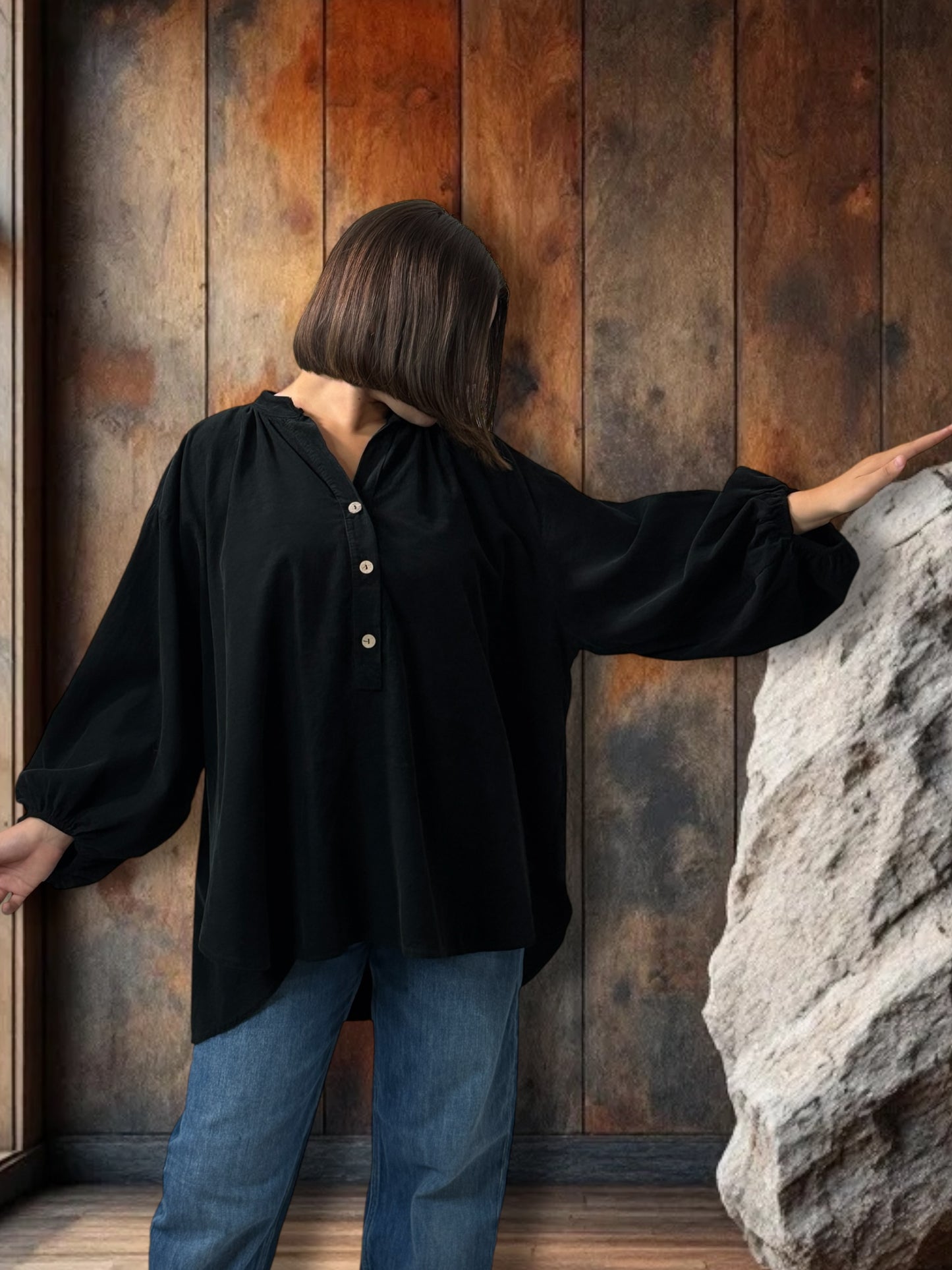 ALICIA - BLOUSE NOIRE EN VELOURS MILLERAIES OVERSIZE JUSQU'A LA TAILLE 56