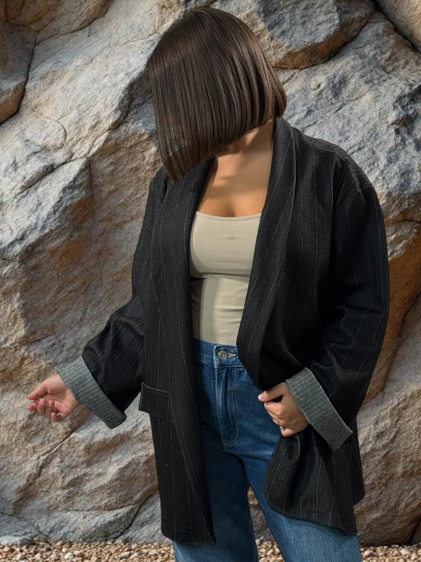 BABETH - BLAZER NOIR A CHEVRONS JUSQU'A LA TAILLE 52