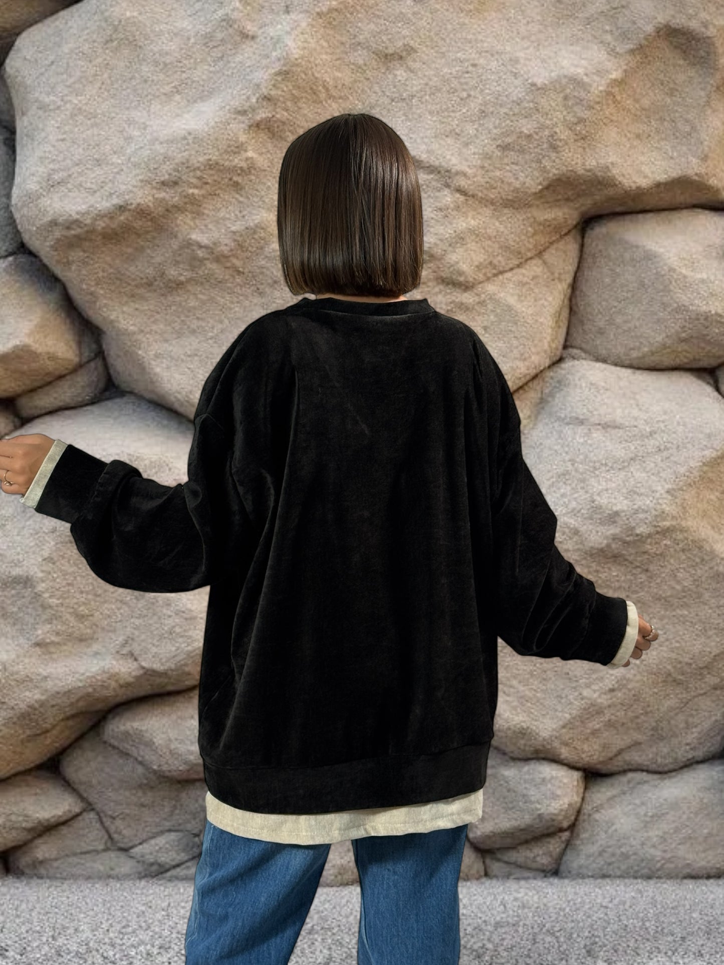 CLOE - SWEAT NOIR EN VELOURS STRETCH OVERSIZE JUSQU'A LA TAILLE 52